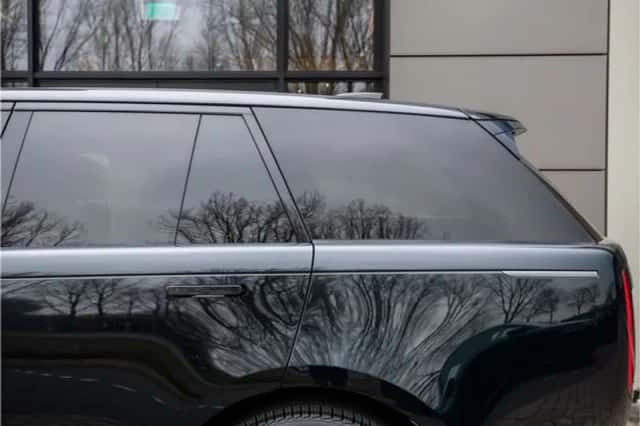 Land Rover Range Rover (2023) thumbnail 26