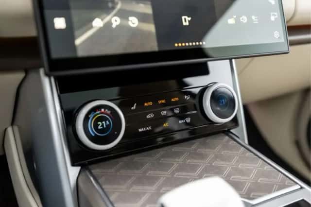 Land Rover Range Rover (2023) thumbnail 45