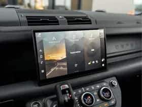 Land Rover Defender (2024) thumbnail 12