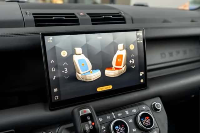 Land Rover Defender (2024) thumbnail 15