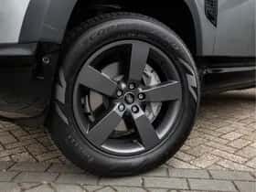 Land Rover Defender (2024) thumbnail 18