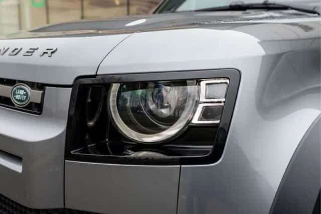 Land Rover Defender (2024) thumbnail 22