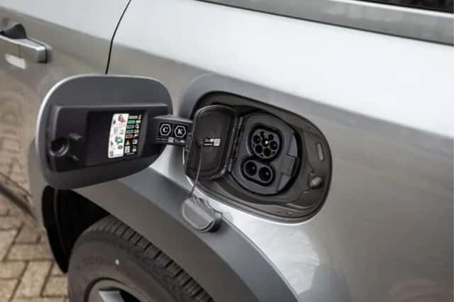 Land Rover Defender (2024) thumbnail 26