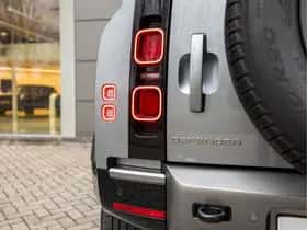 Land Rover Defender (2024) thumbnail 32