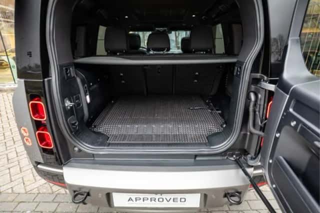 Land Rover Defender (2024) thumbnail 33