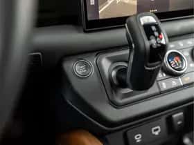 Land Rover Defender (2024) thumbnail 39