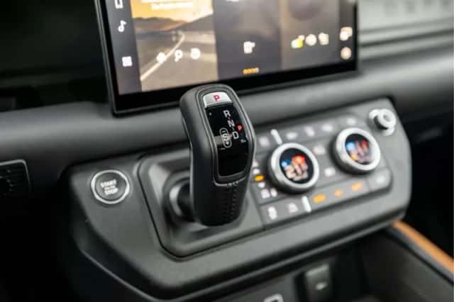 Land Rover Defender (2024) thumbnail 40