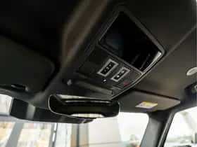 Land Rover Defender (2024) thumbnail 42