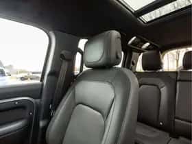 Land Rover Defender (2024) thumbnail 45