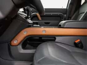 Land Rover Defender (2024) thumbnail 46