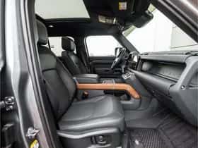 Land Rover Defender (2024) thumbnail 49