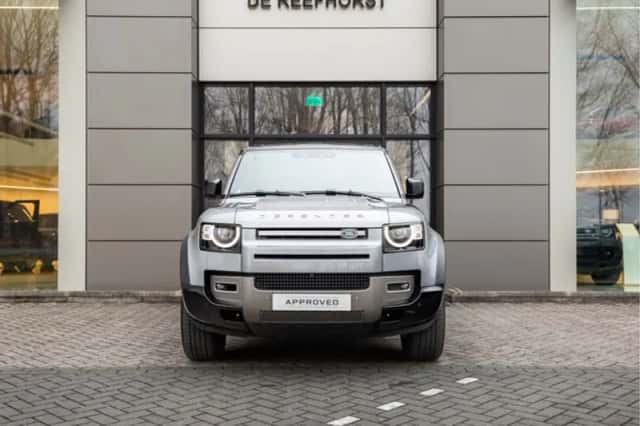 Land Rover Defender (2024) thumbnail 6