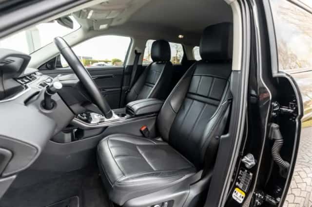 Land Rover Range Rover Evoque (2021) thumbnail 4
