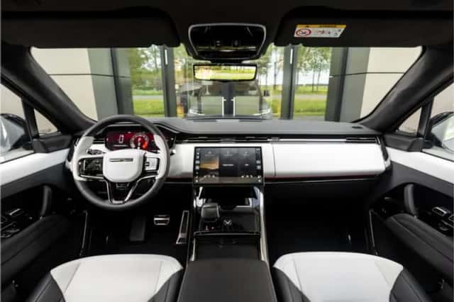 Land Rover Range Rover Sport (2025) thumbnail 2