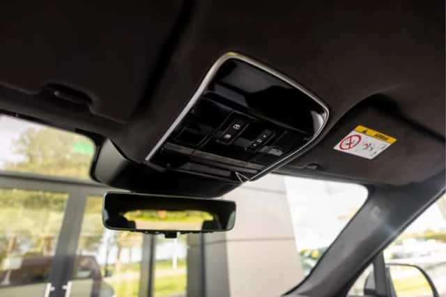 Land Rover Range Rover Sport (2025) thumbnail 51