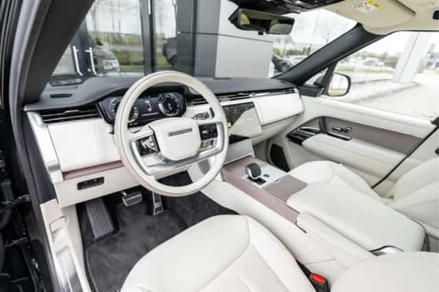 Land Rover Range Rover (2026) thumbnail 3
