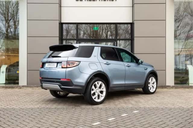 Land Rover Discovery Sport (2022) thumbnail 2