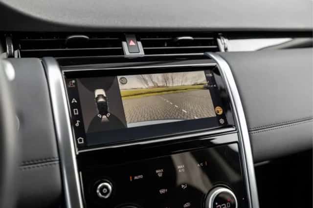 Land Rover Discovery Sport (2022) thumbnail 14