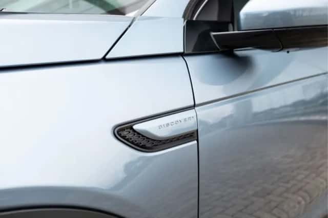 Land Rover Discovery Sport (2022) thumbnail 18