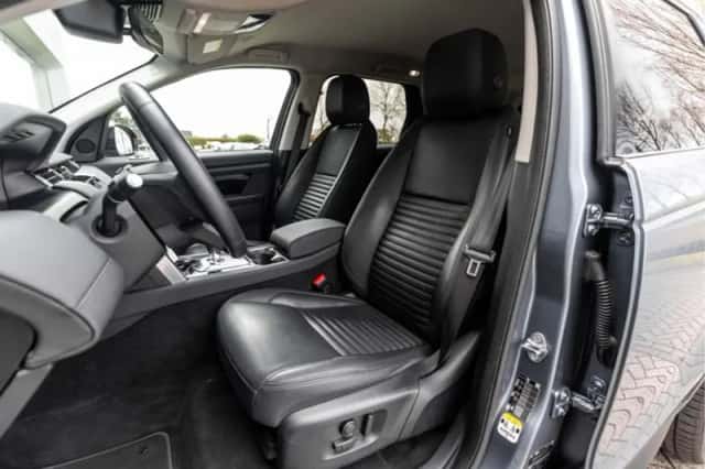 Land Rover Discovery Sport (2022) thumbnail 4