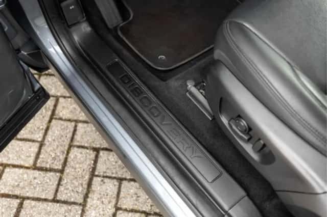 Land Rover Discovery Sport (2022) thumbnail 31