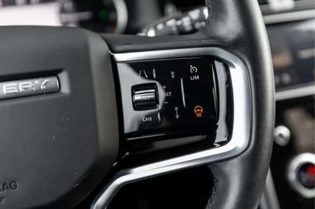 Land Rover Discovery Sport (2022) thumbnail 34