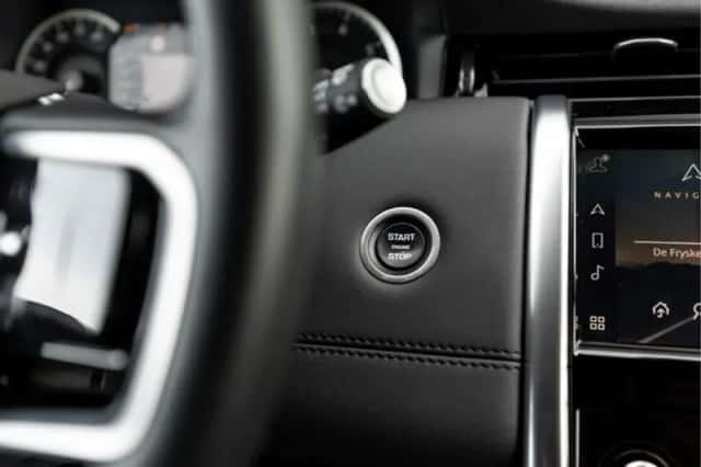 Land Rover Discovery Sport (2022) thumbnail 35