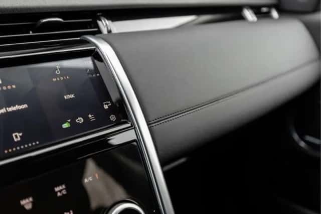 Land Rover Discovery Sport (2022) thumbnail 40