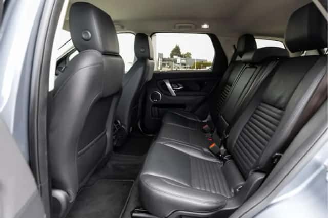 Land Rover Discovery Sport (2022) thumbnail 5