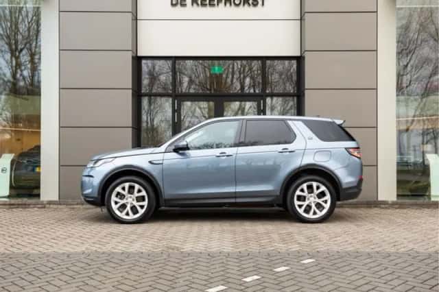 Land Rover Discovery Sport (2022) thumbnail 9
