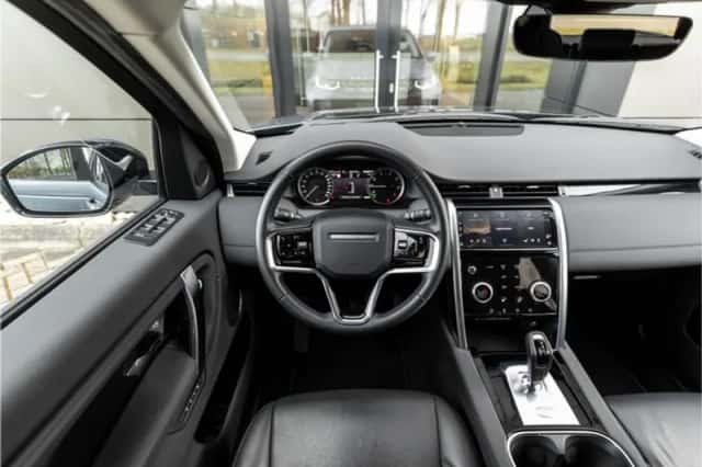 Land Rover Discovery Sport (2022) thumbnail 10