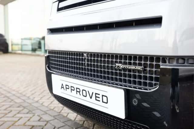 Land Rover Defender (2023) thumbnail 21