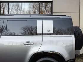 Land Rover Defender (2024) thumbnail 22