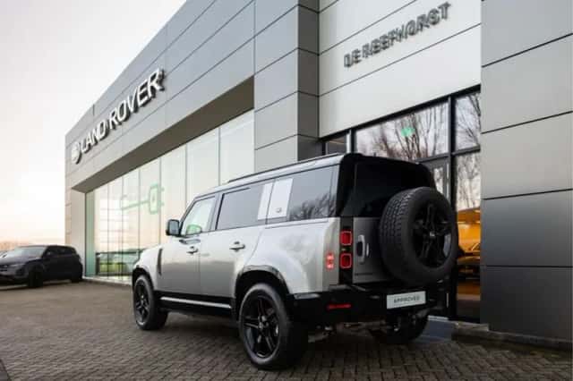 Land Rover Defender (2023) thumbnail 23