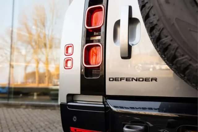 Land Rover Defender (2023) thumbnail 28