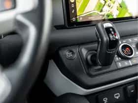 Land Rover Defender (2024) thumbnail 33