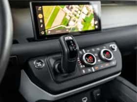 Land Rover Defender (2024) thumbnail 34