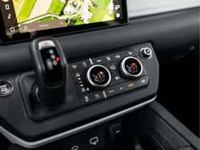 Land Rover Defender (2024) thumbnail 35