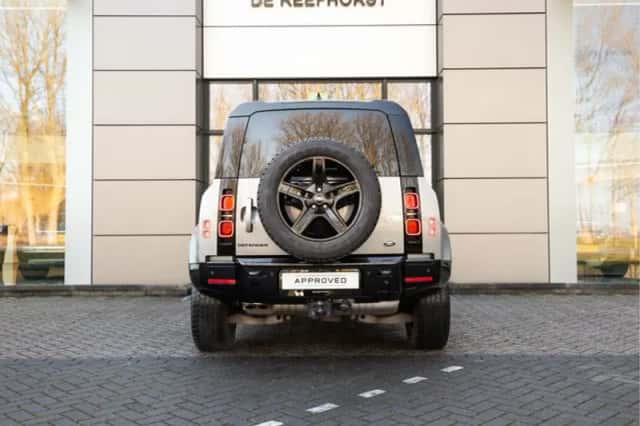 Land Rover Defender (2023) thumbnail 7