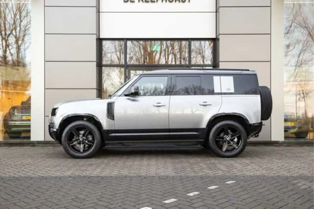 Land Rover Defender (2023) thumbnail 8