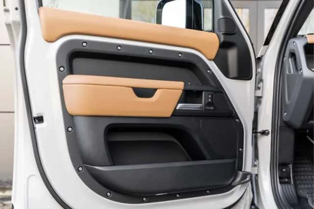 Land Rover Defender (2026) thumbnail 34