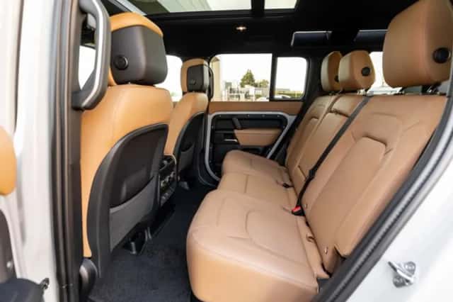 Land Rover Defender (2026) thumbnail 5