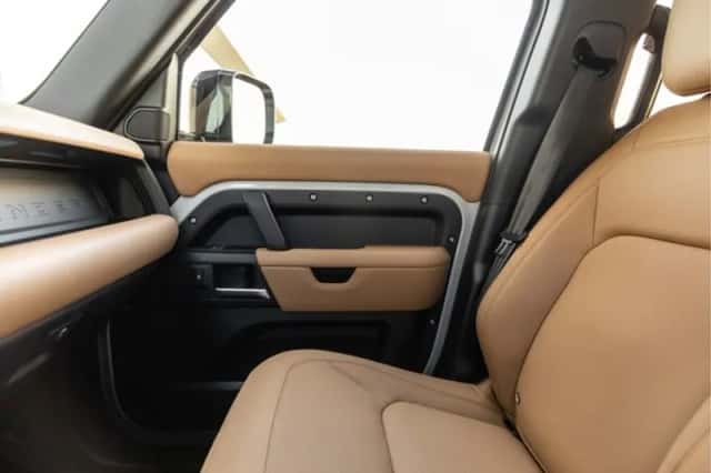 Land Rover Defender (2026) thumbnail 43