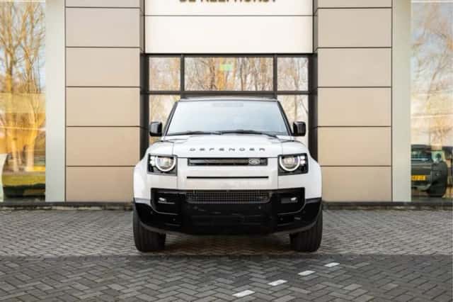 Land Rover Defender (2026) thumbnail 6