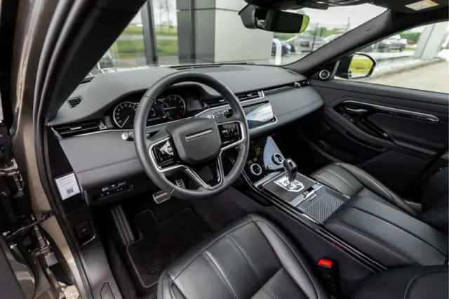 Land Rover Range Rover Evoque (2024) thumbnail 3