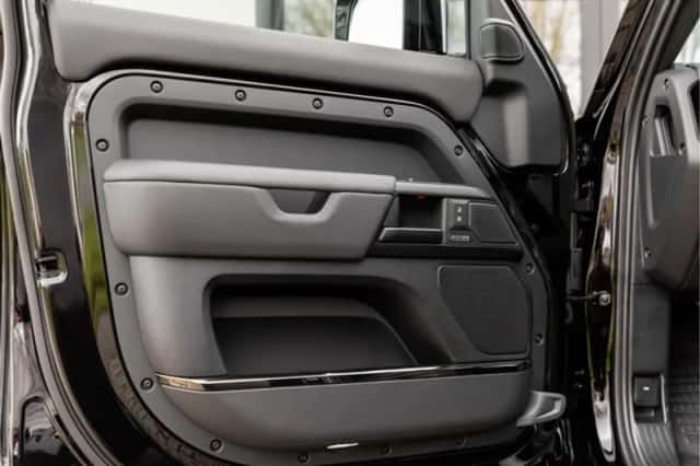 Land Rover Defender (2026) thumbnail 35