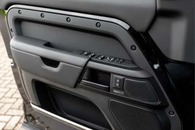 Land Rover Defender (2026) thumbnail 36
