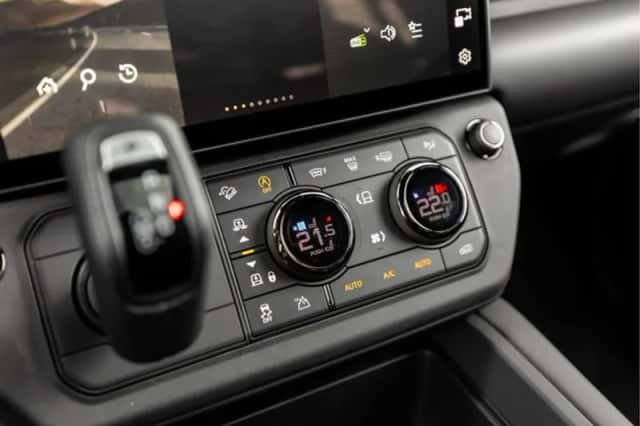 Land Rover Defender (2026) thumbnail 43