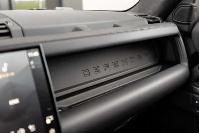 Land Rover Defender (2026) thumbnail 44