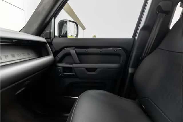 Land Rover Defender (2026) thumbnail 45